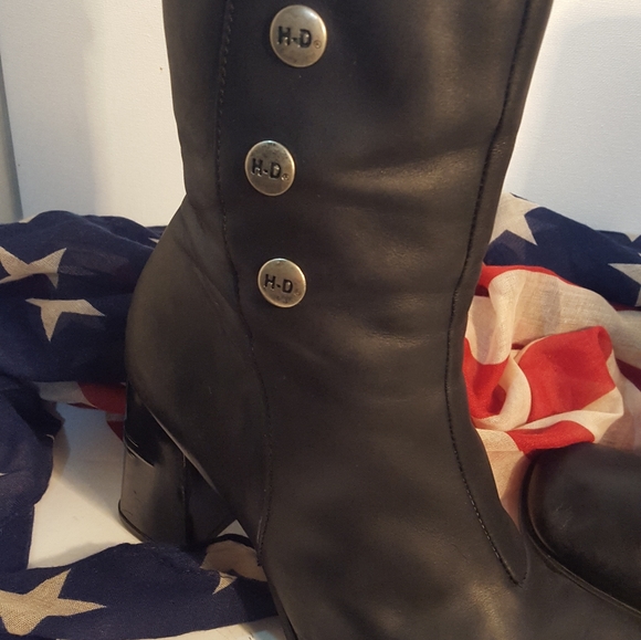 SOLD!! Harley-Davidson Signature Leather Boots - Picture 3 of 8